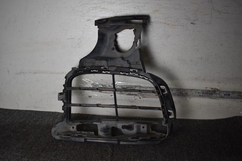 2011-2014 PORSCHE CAYENNE FRONT RIGHT FOG LIGHT COVER FACTORY OEM