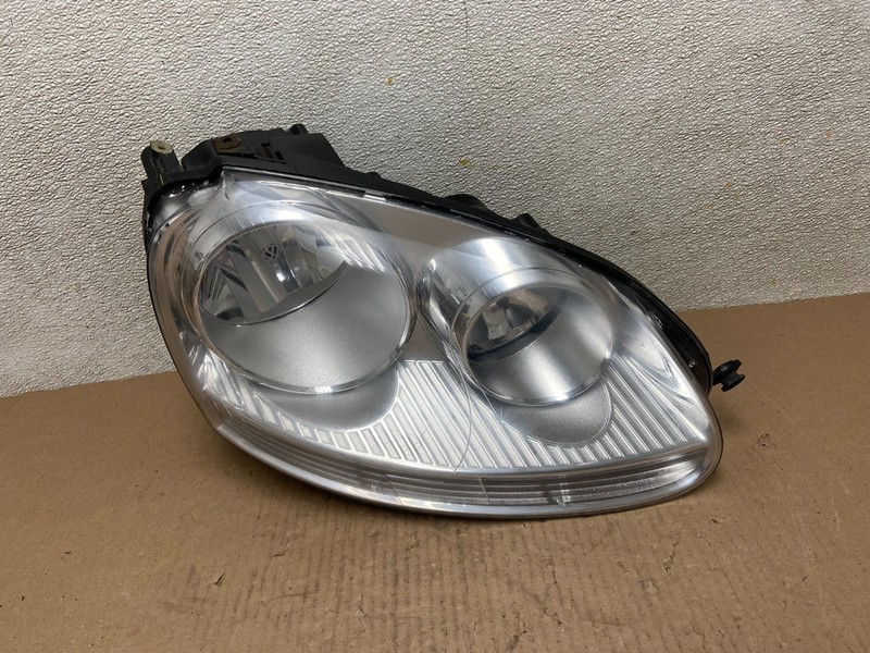 2005 - 2010 Volkswagen Jetta Right Passenger RH Side Headlight Halogen AB6022 DW