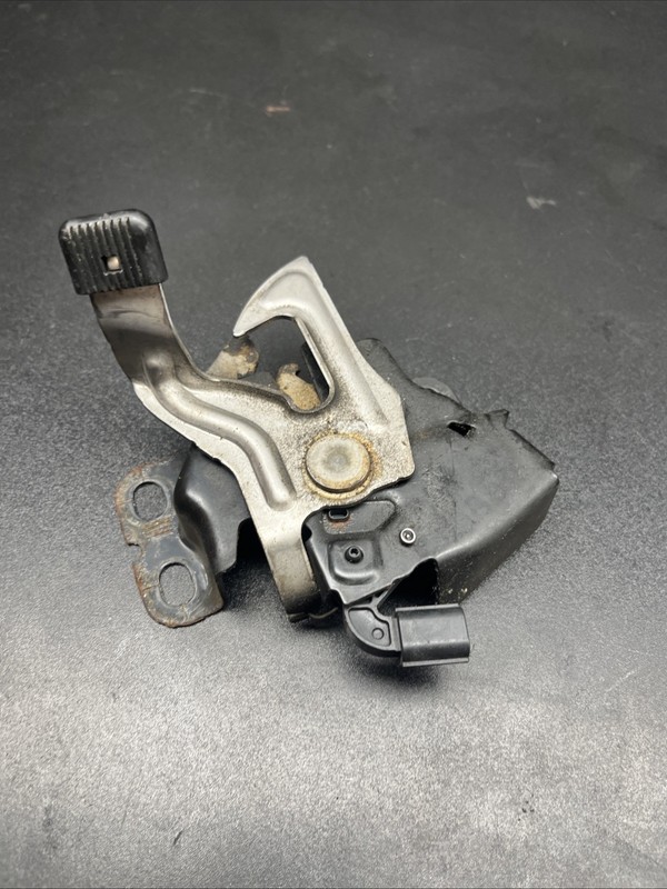 2014 2015 2016 2017 Acura RLX Front Hood Lock Latch OEM USED