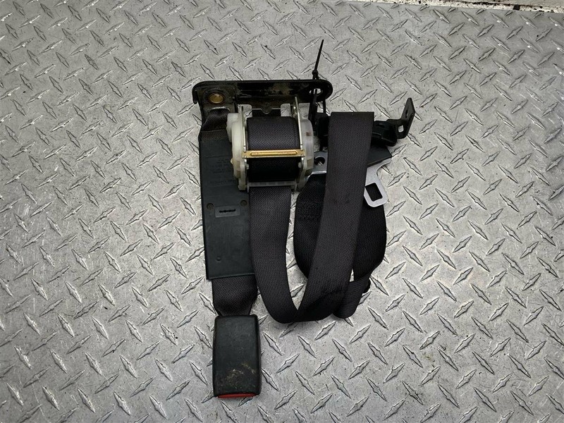 2005 DODGE RAM 1500 CENTER REAR RETRACTOR/BUCKLE OEM