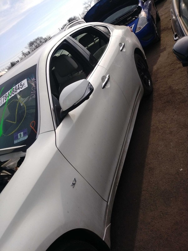 2015 INFINITI Q70 Left Door Glass White OEM 16057 123K Mileage
