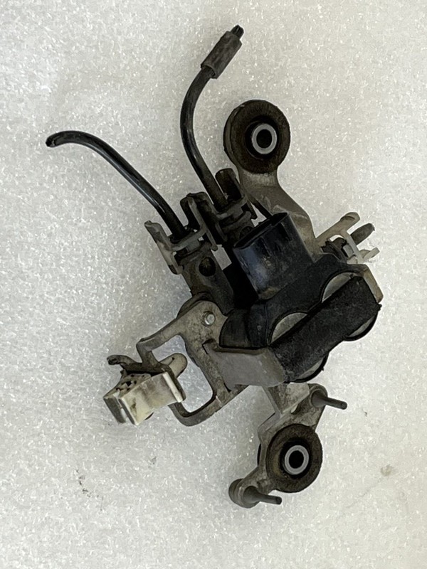 2010 2011 2012 LEXUS LS460 AIR SUSPENSION RIDE SOLENOID 48095-30060