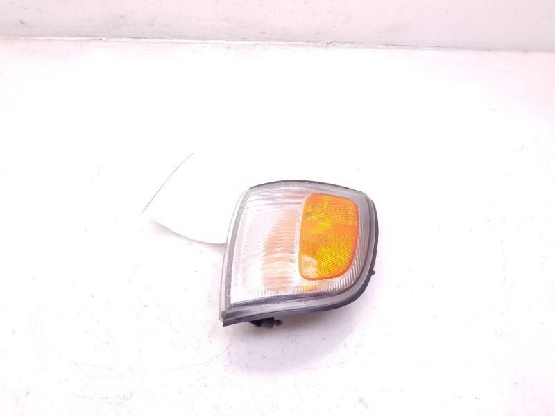 99-02 TOYOTA 4 RUNNER DRIVER SIDE LEFT FOG LIGHT ASSEMBLY