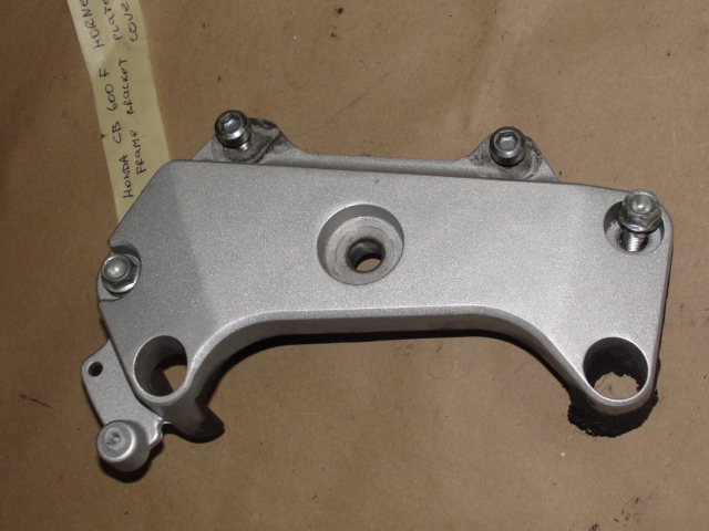 2004 HONDA CB 600 F HORNET LEFT FRAME BRACKET PLATE COVER CB600F CB600 599 04