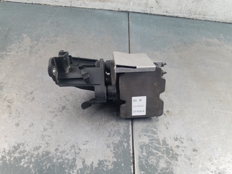 2014 Mercedes AMG E 63 S ABS Brake Pump Module #9590 Q3