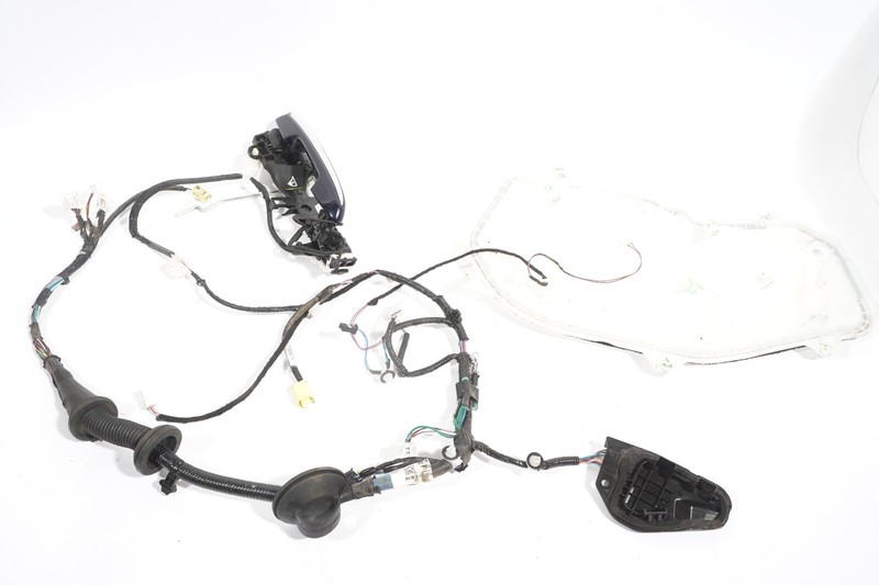 2021-2024 TOYOTA SIENNA PLATINUM FRONT RIGHT PASSENGER SIDE EXTERIOR DOOR HANDLE
