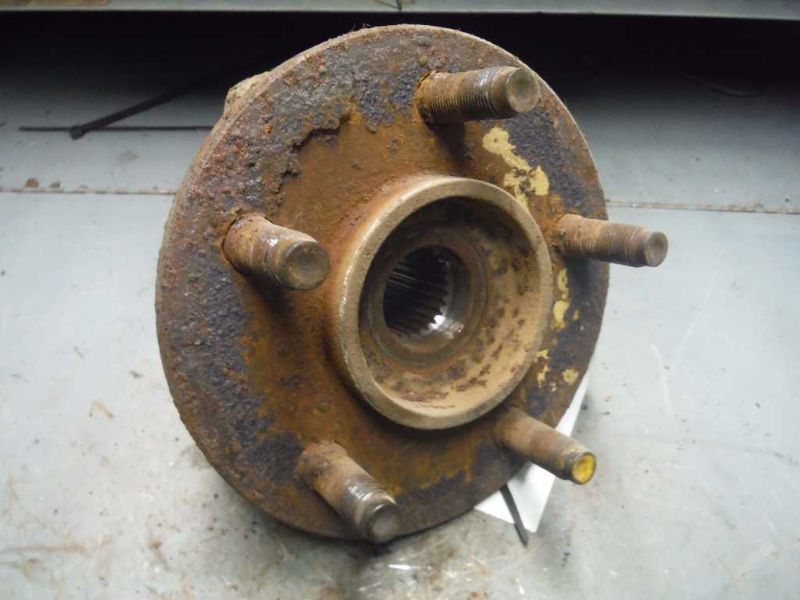 02 03 04 05 JEEP LIBERTY HUB FRONT W/O ABS 86110