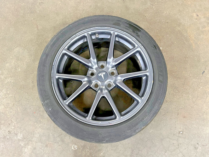 ⭐2017-2023 TESLA MODEL 3 18'' WHEEL RIM W/TIRE 235/45ZR18 18X8.5J+40MM LOT2698