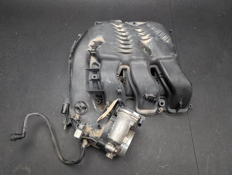 Upper Intake Manifold w/ Throttle Body 20019 Dodge Challenger 05184693AE 12-23