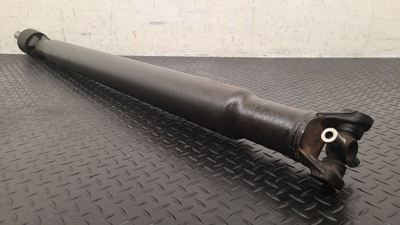 95-03 Chevrolet Astro Van RWD Rear Drive Shaft Sized U-Joints OEM 26050308