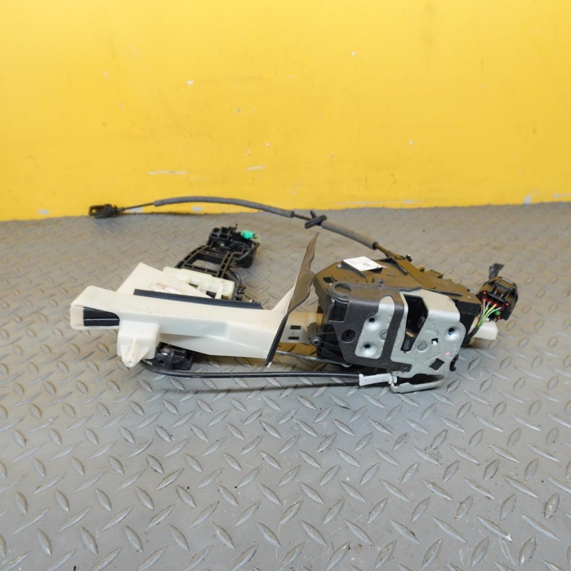 2013-2019 FORD ESCAPE Lh Front Left Side Door Latch Shield