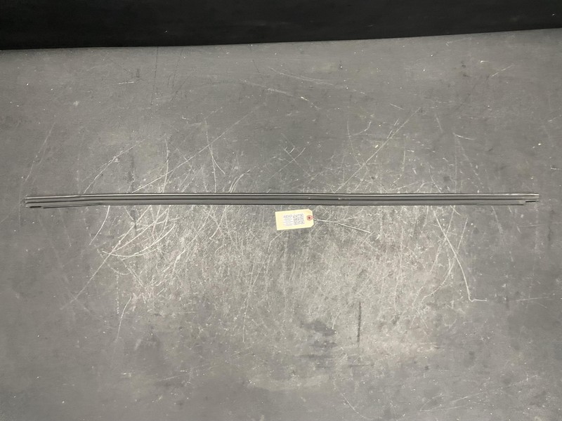 Left Rocker Molding Weatherstrip 2019 Audi S5 Coupe 8W6854867 2018