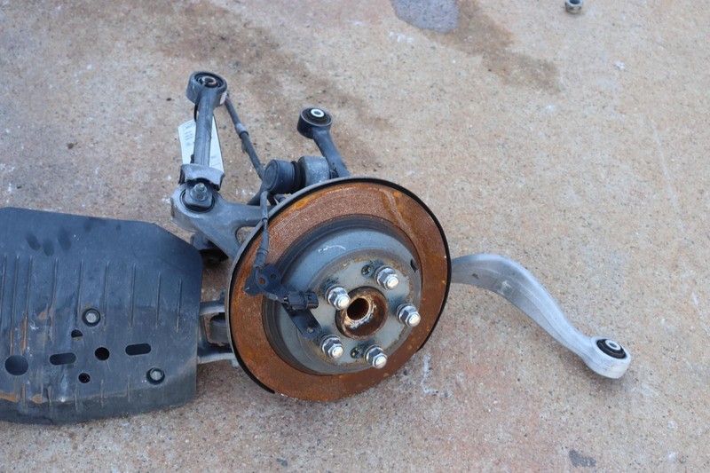 2018-2020 GENESIS G80 RWD REAR LEFT SPINDLE KNUCKLE HUB W/ CONTROL ARMS OEM