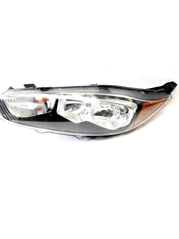 2014 Ford Fiesta LH Drives Side Headlight Assembly black trim Light Scratches