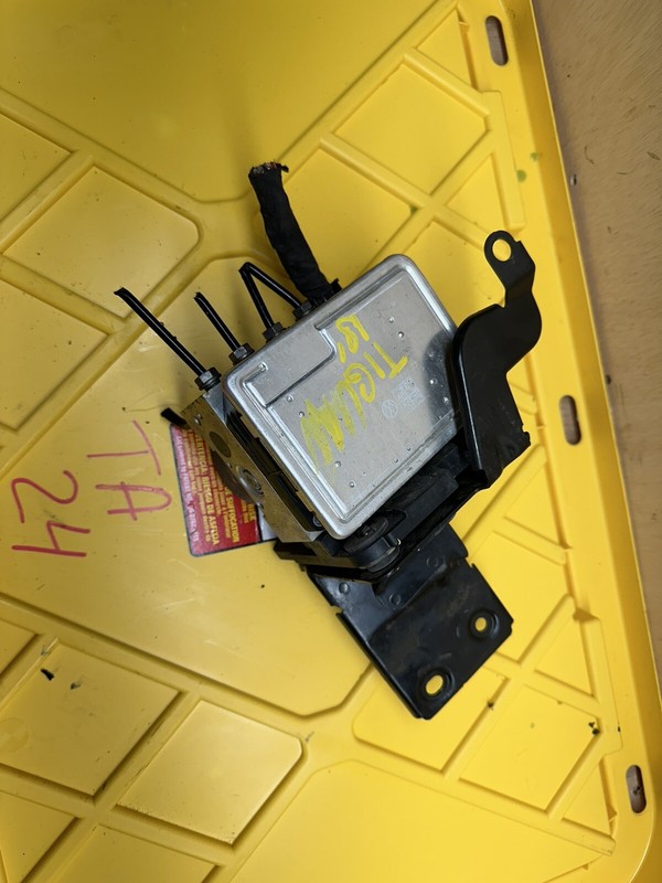 2018-2019VW TIGUANBRAKE MODULE WITH PUMP 5Q0614517CQ OEM