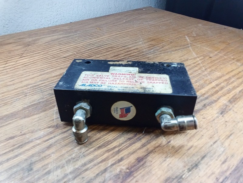 Aladco Dual Check 622501 Pneumatic Valve