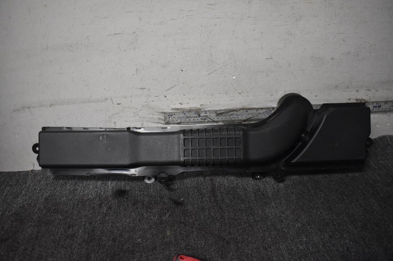 2019-2022 TOYOTA COROLLA SE HATCHBACK ENGINE AIR INTAKE HOSE REAR FACTORY OEM