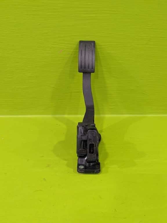 15 16 MKC GAS ACCELERATOR PEDAL OEM 3809-8