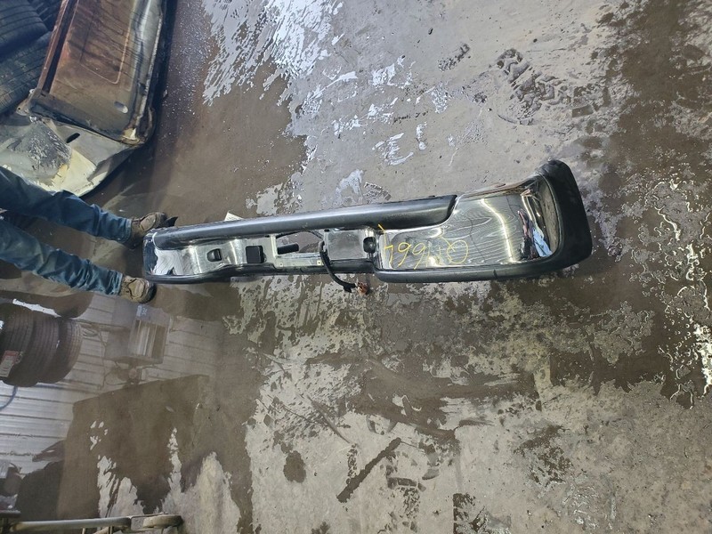 Rear Bumper Step Bumper Chrome Fits 00-06 SUBURBAN 1500 305611