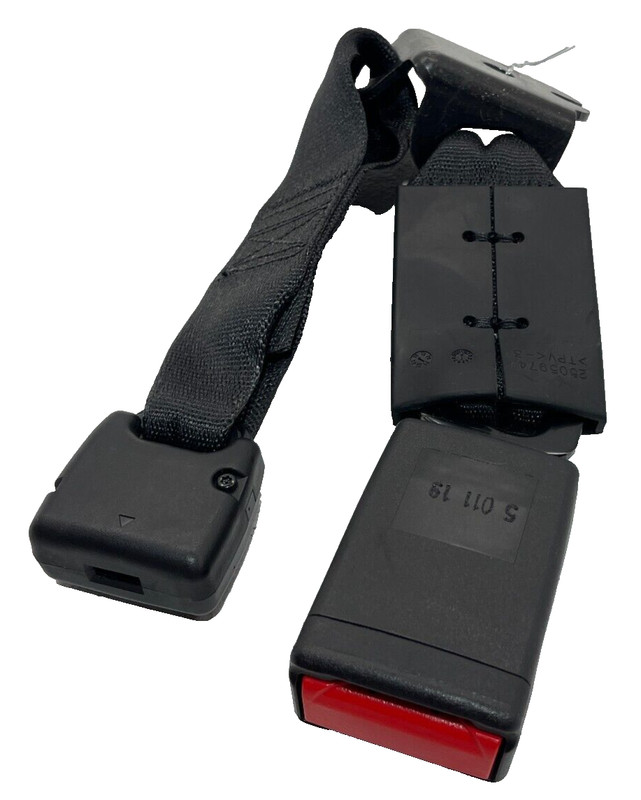 2018-2020 GMC Terrain Rear Left Driver Side Seat Belt Seatbelt Safety Buckle OEM
