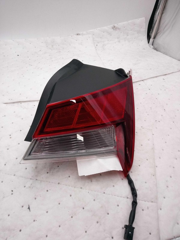 2022 Hyundai Elantra Right Tail Light Assembly Red OEM 737284 44K Miles