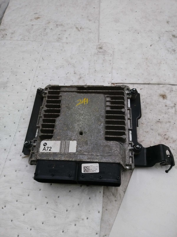 2017 Hyundai Elantra Engine Control Module ECM Black OEM 127K Miles NJ25-26391