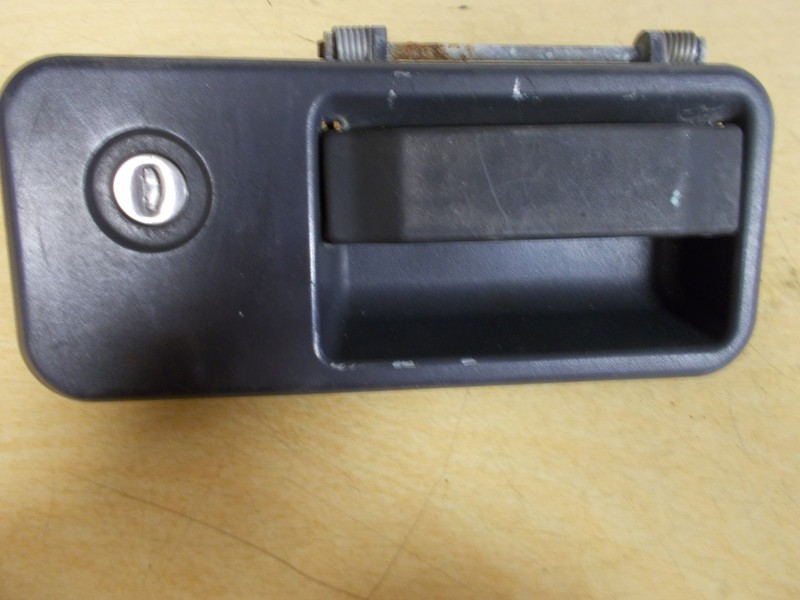 Volvo 20398466 Exterior Door Handle, Driver's Side 6030 *FREE SHIPPING*