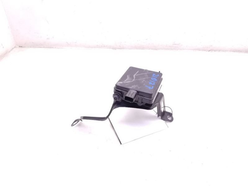 16 17 18 TOYOTA MIRAI WAVE RADAR MOUNTED BEHIND GRILLE