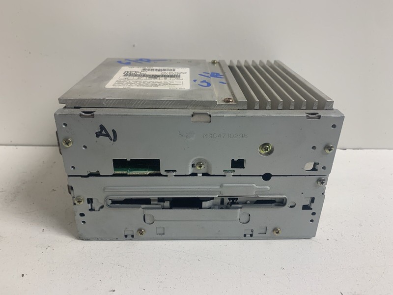 2006 Nissan Armada Stereo 6 Disc CD Changer Player 28185 ZC30A