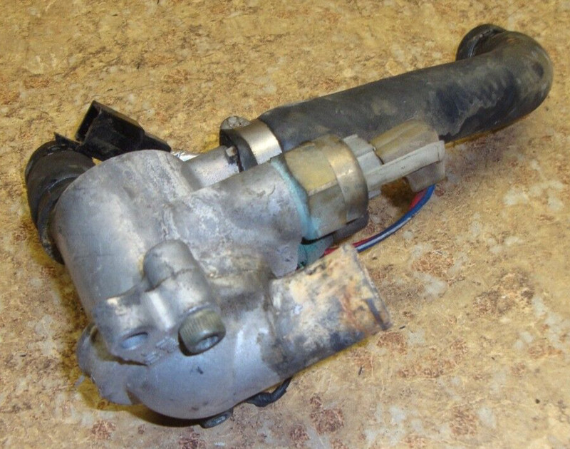 1995 Yamaha FZR600 FZR 600 R FZR600R Engine Cooling Thermostat Housing Coolant