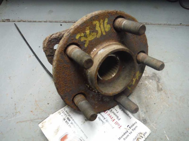 96 97 98 99 00 CARAVAN HUB FRONT 14 WHEEL 112508