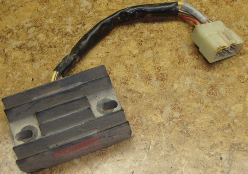 1985 Suzuki Quadrunner LT250E LT250 LT 250 E Voltage Regulator Rectifier 85