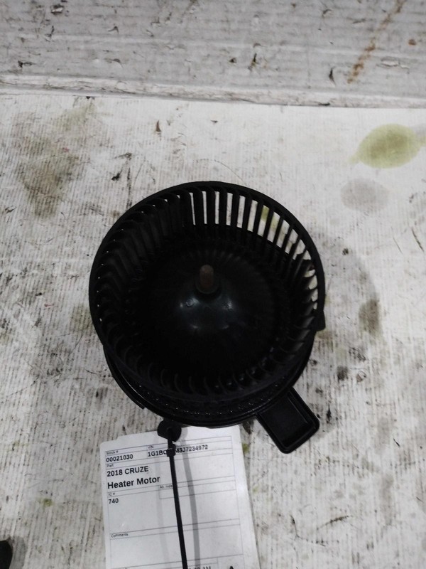 2018 Chevrolet Cruze HVAC Blower Motor OEM 13433078 Used 112K Miles
