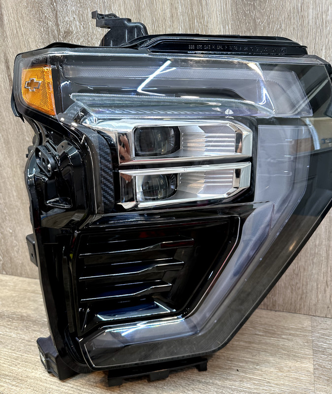 2024 CHEVY SILVERADO 2500 3500 LED HEADLIGHT PASSENGER SIDE RH OEM 85044249