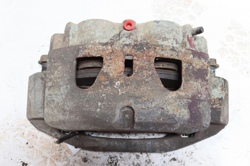 2015-2019 CHEVY SILVERADO 2500 HD FRONT RIGHT PASSENGER SIDE BRAKE CALIPER OEM