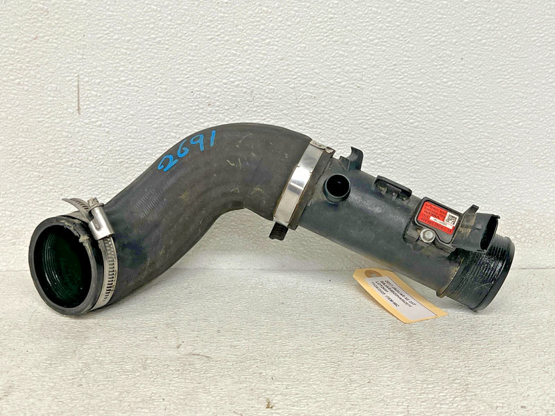 β2017-2019 JAGUAR XE ENGINE INTERCOOLER HOSE TUBE OUTLET ASSEMBLY OEM LOT2691