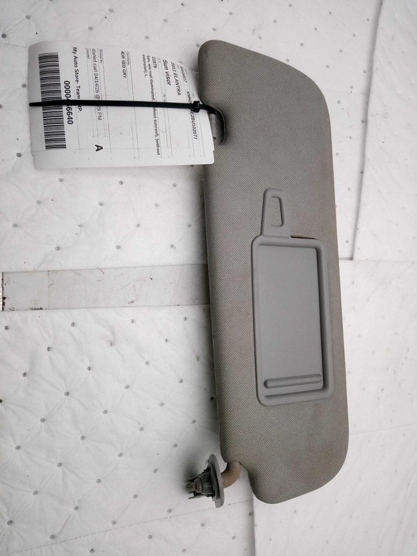 Used Left Sun Visor fits: 2011 Hyundai Elantra Sdn w/o roof illuminated without