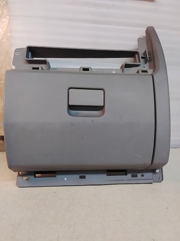 Paccar Peterbilt GloveBox Assembly S62-6135-691 Gray