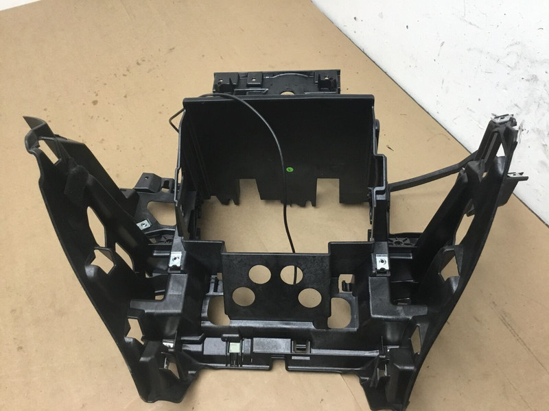 Mercedes SL550 R231 2013 Center Dash Dashboard Radio Frame Mount Bracket 13-19:Y