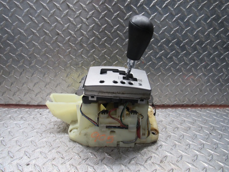 08 MAZDA 3 FLOOR SHIFTER BP4NBBN80