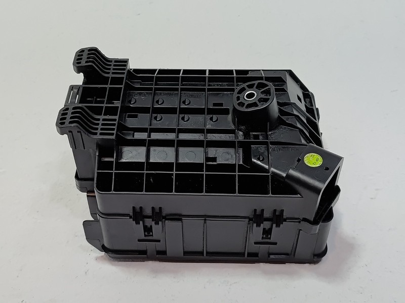 2024-2025 BUICK ENVISTA ENGINE BAY ROOM COVER FUSE RELAY JUNCTION LOWER BOX OEM