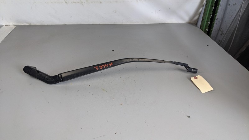 Front Right Wiper Arm 2020 Mazda CX-5 KD2W-67-321 2017 2018 2019 2021 - 2023
