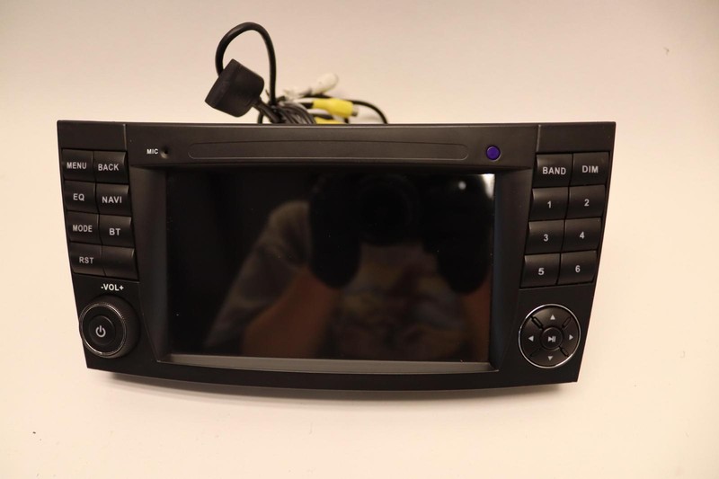 2004-2006 MERCEDES E-CLASS E55 AMG W211 RADIO NAVIGATION DISPLAY RECEIVER
