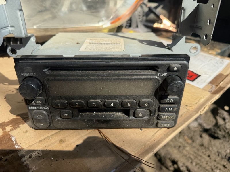 2001-2003 Toyota Highlander CD Cassette Player Radio Receiver OEM