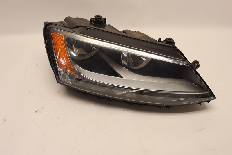 2011-2016 VOLKSWAGEN JETTA RIGHT PASSENGER SIDE HEADLIGHT HEADLAMP OEM