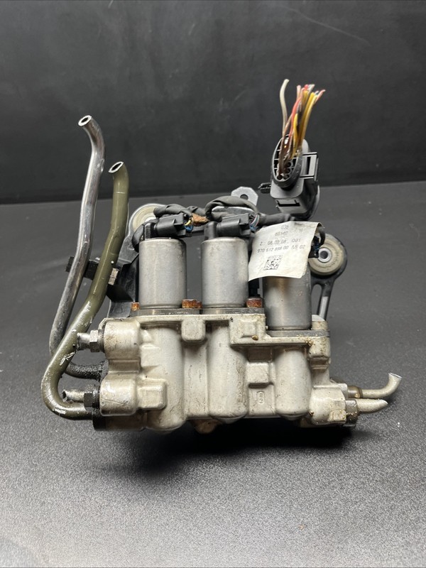 10-16 Porsche Cayenne Panamera Rear Sway Bar Control Valve Block 97061289800 OEM