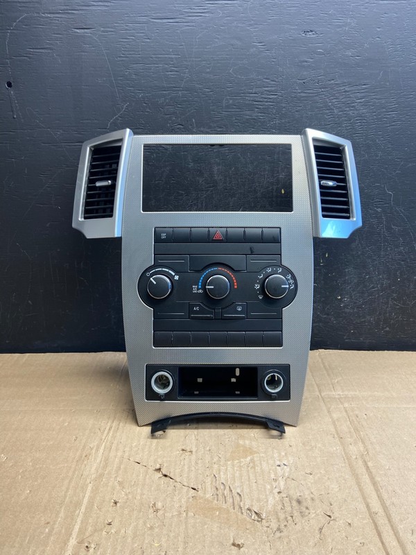 2008 to 2010 Jeep Grand Cherokee Center A/C Heater Climate Control OEM AD1748 DG