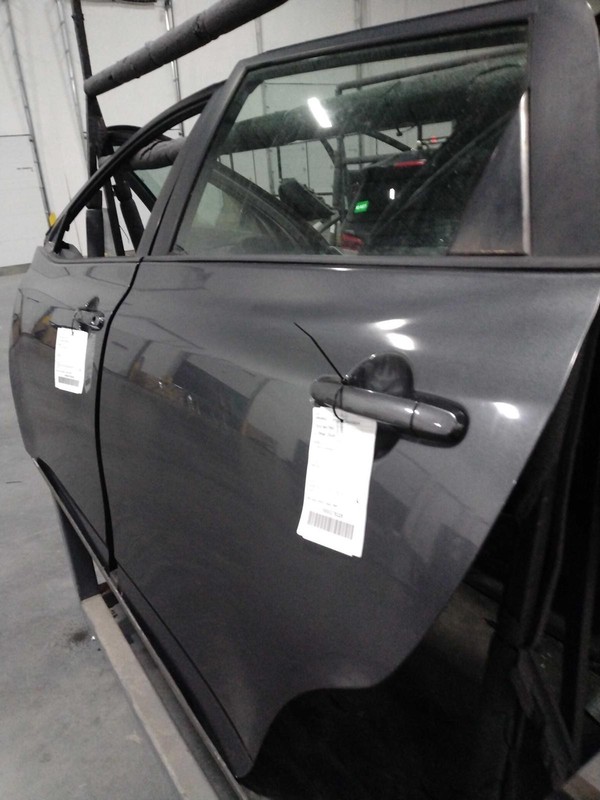 2010 Toyota Matrix Left Door Grey 4DR SUV OEM Used Part 554956 161K Miles