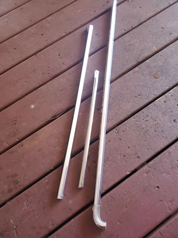 1965 CADILLAC SEDAN DEVILLEDOOR WINDOW TRIM Sedan Deville driver