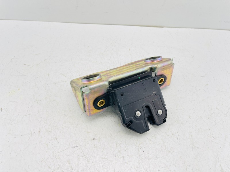 2018-2022 JEEP RENEGADE TAILGATE BACK DOOR LOCK LATCH ACTUATOR OEM 52082159